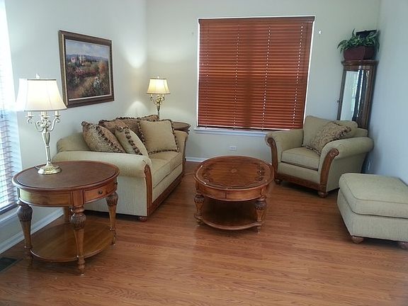 3rd image of 8 Waterton Dr