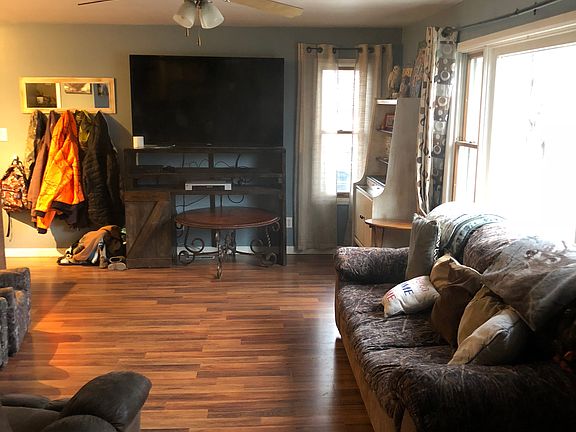 4th image of 2615 Charles St