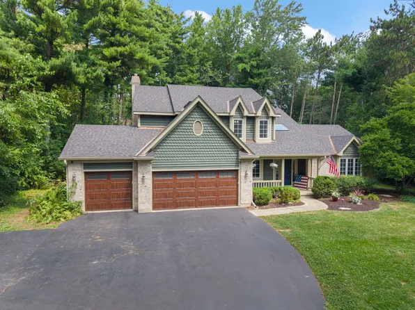 4010 Terry Ave, Crystal Lake, IL 60014