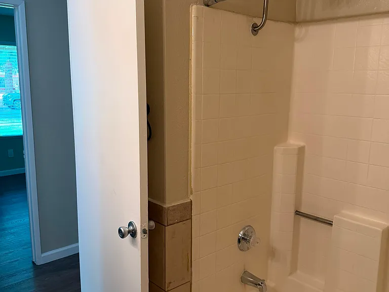 1315 E Flora St — Photo 20