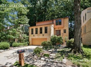 9928 Great Oaks Way, Fairfax, VA 22030