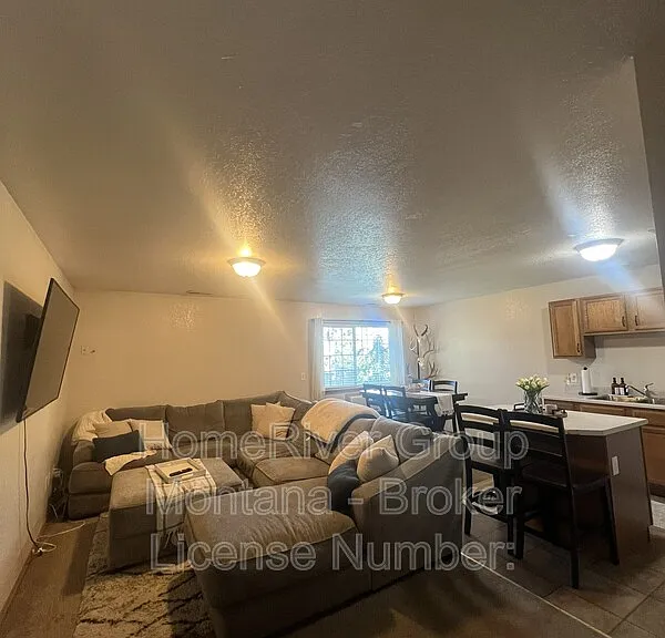 1915 Montana St — Photo 2