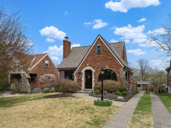 3806 Drakewood Dr, Cincinnati, OH 45209