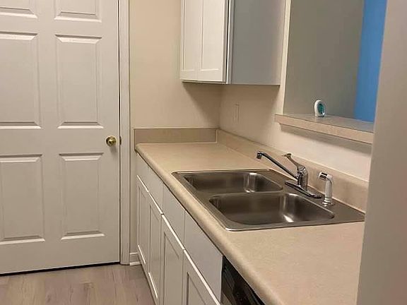 4th image of 718 River Rock Way Suite 102