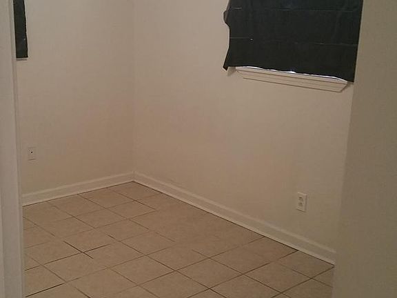 5th image of 7712 Dorsett Dr