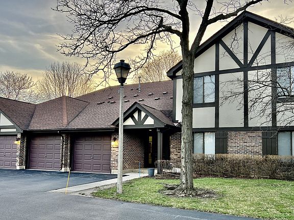 2nd image of 1022 Lakeland Ct APT 2A