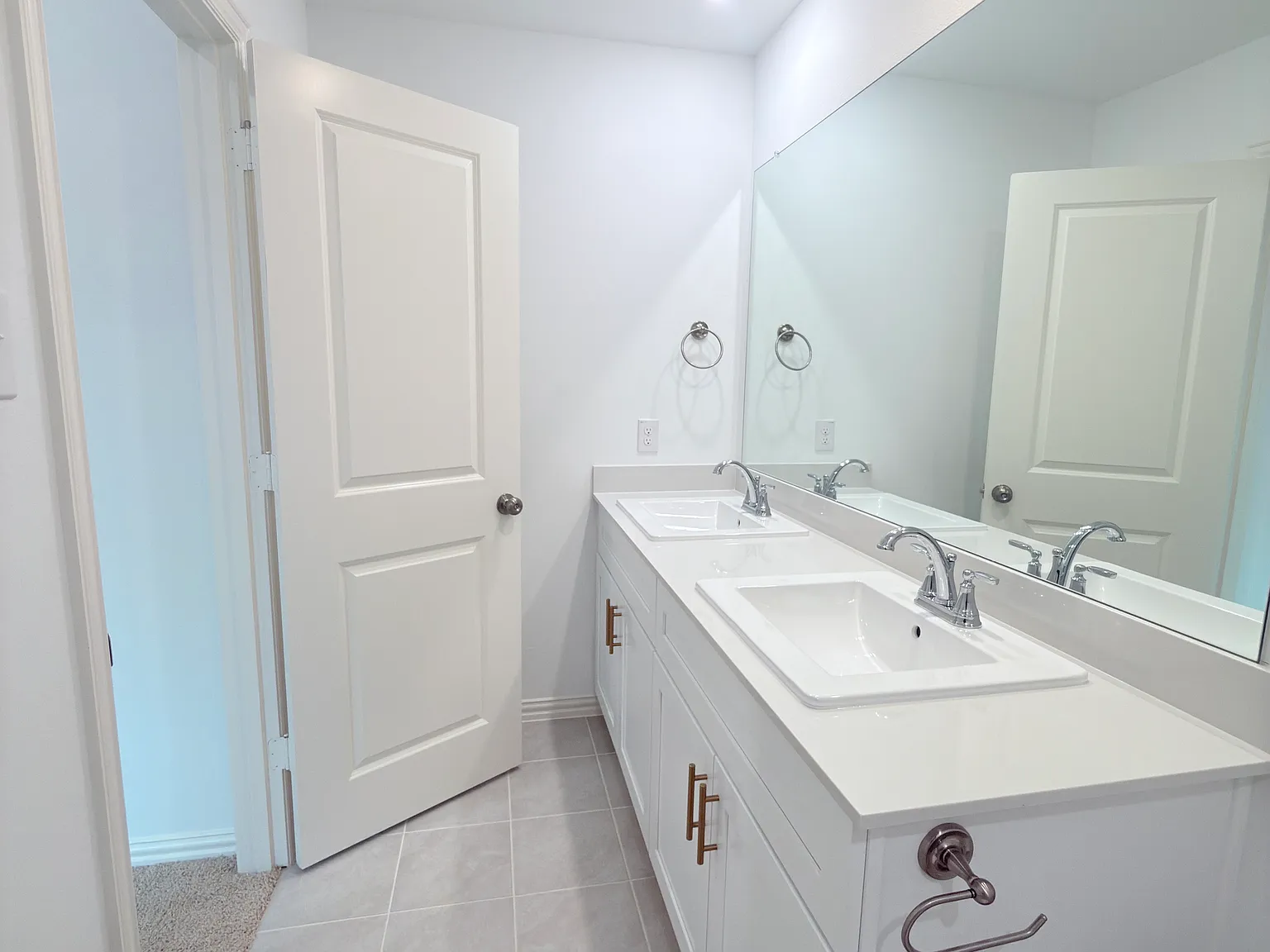 3 bed, 2.5 bath, 1425 sqft, $2,350 — Photo 4