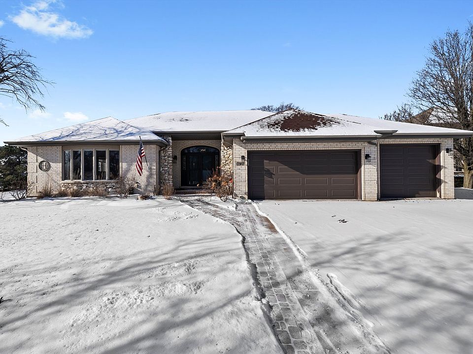 1st image of 16720 Chaucer Dr