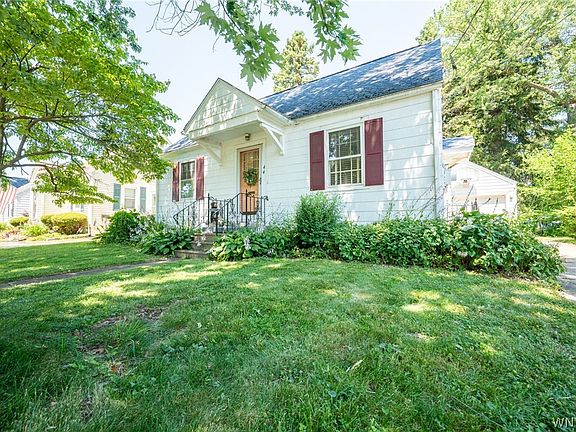 2nd image of 44 Beverly Pl