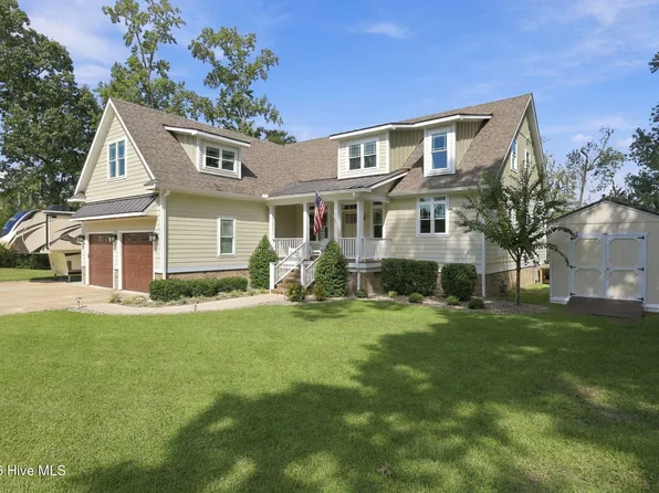 706 W Wilson Creek Drive, Trent Woods, NC 28562