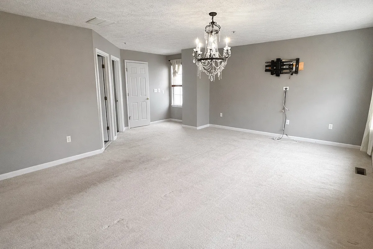 Building Photo - 30 Ironstone Ct