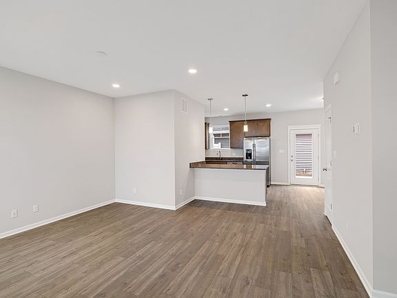 2nd image of 11816 Kentucky St