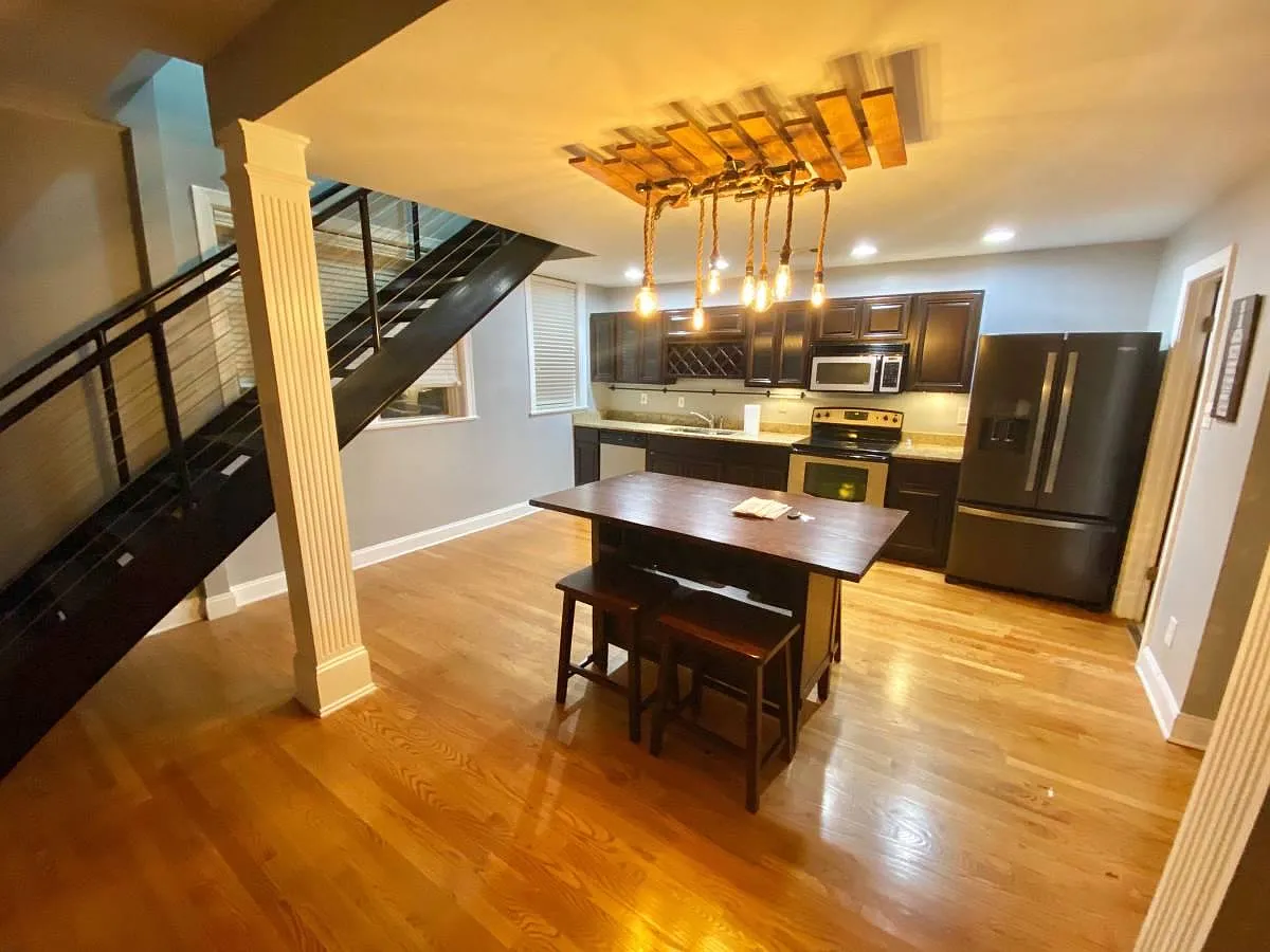 2 bed, 2.5 bath, 1240 sqft, $1,800 — Photo 4