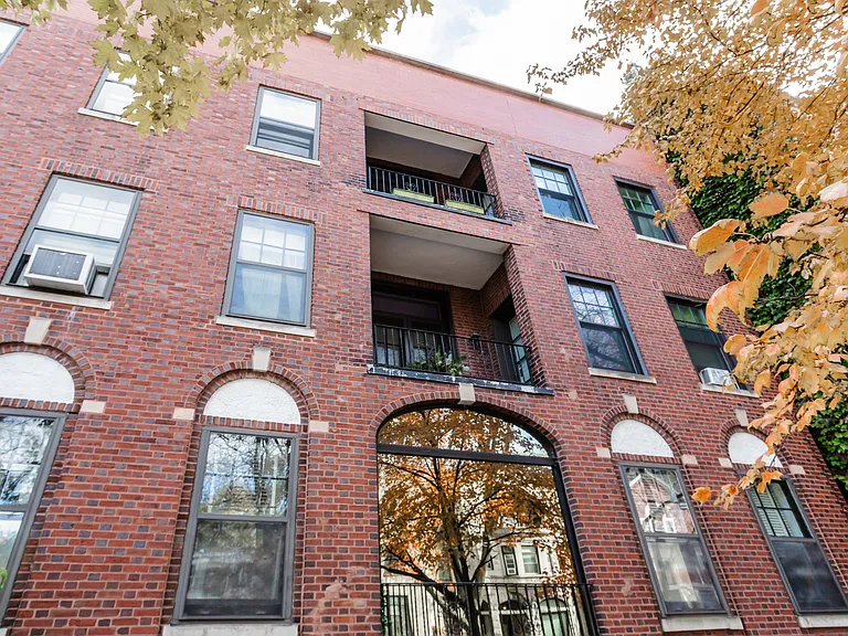 5131 S Blackstone Ave #1 — Photo 2