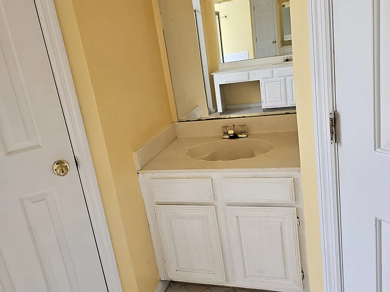 6803 Yorkdale Ct — Photo 6