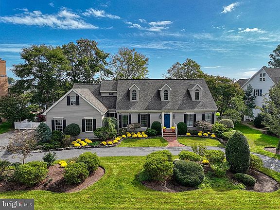 2nd image of 147 Torquay Ct