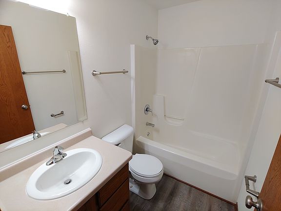 5th image of 202 Redwood Ln #2