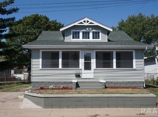 1805 Broadway St, Pekin, IL 61554