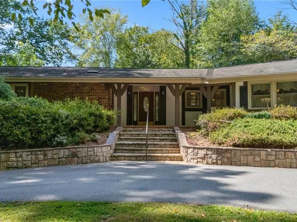 6901 Wooden Rail Ln, Summerfield, NC 27358
