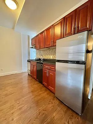 2nd image of 318 E 78th St #33A