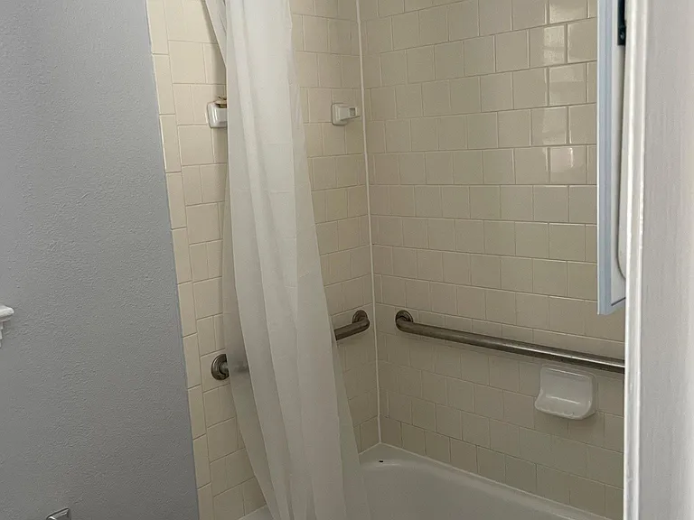 2515 Doby St — Photo 10
