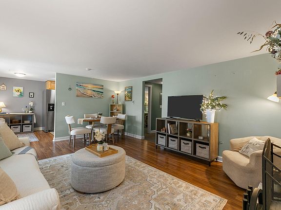 4th image of 221 Upper County Road UNIT 106