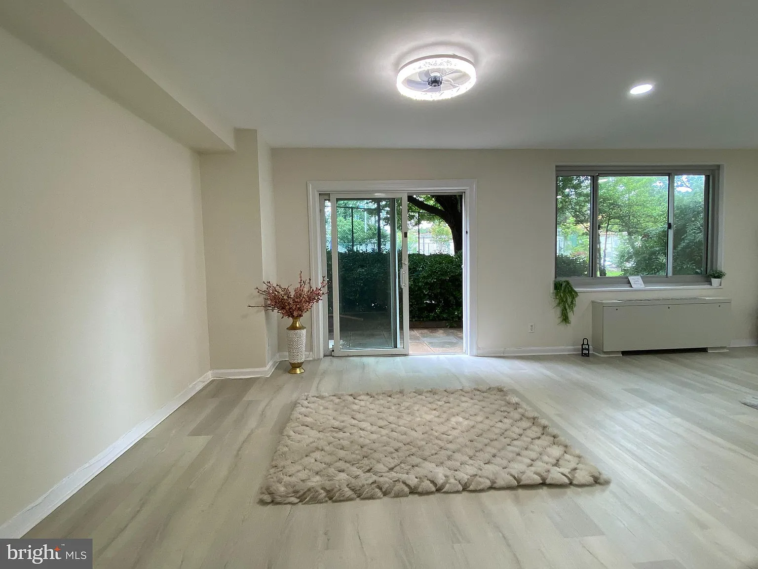 1 bed, 832 sqft, $1,748 — Photo 4