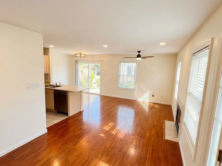 3590 S Oaklawn Cir — Photo 3