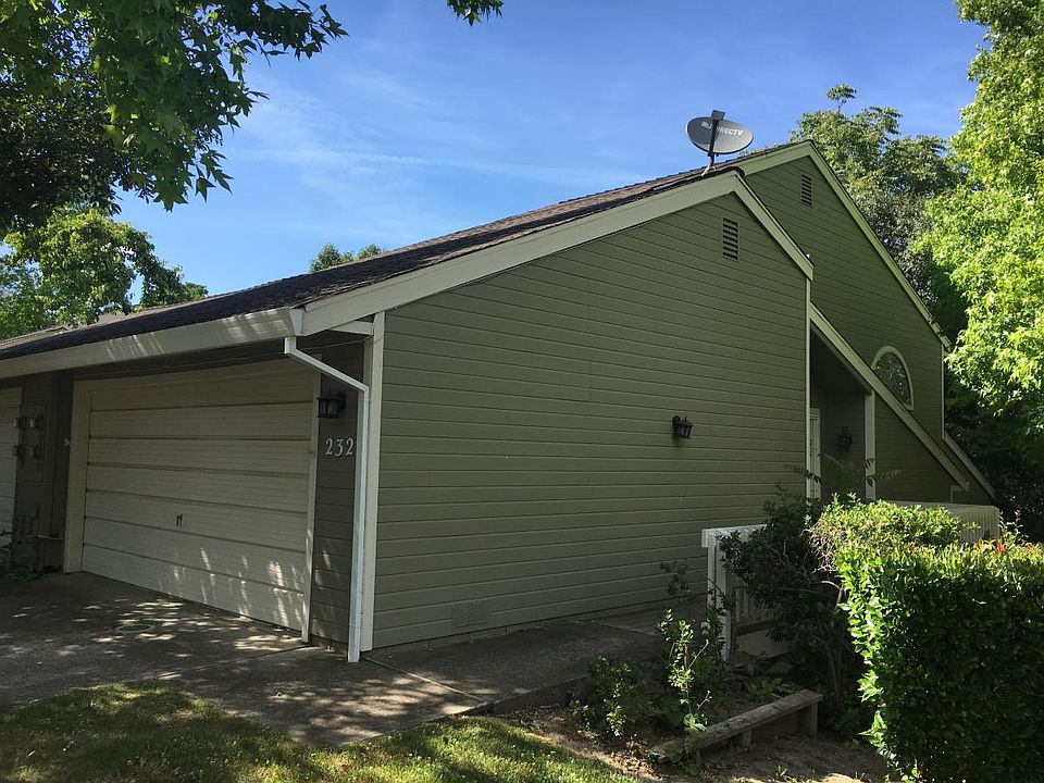 1st image of 232 Live Oak Cir