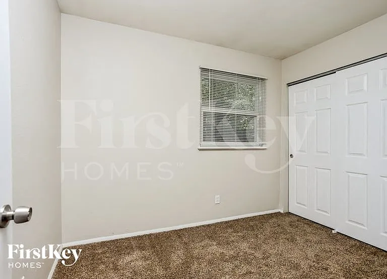 508 Saratoga Ln — Photo 13
