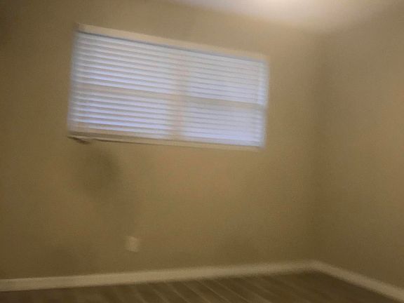 2nd image of 6848 London Bridge Ln