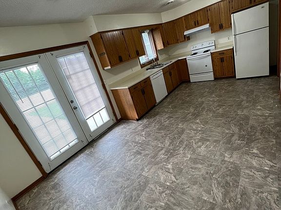 5th image of 737 W 8th St APT 2