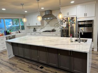 10813 NE 182nd Ct, Bothell, WA 98011