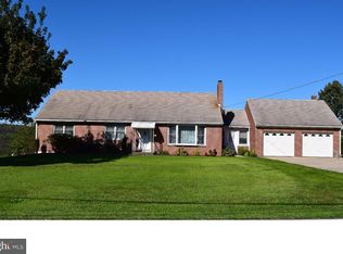 1687 County Line Rd, Bechtelsville, PA 19505