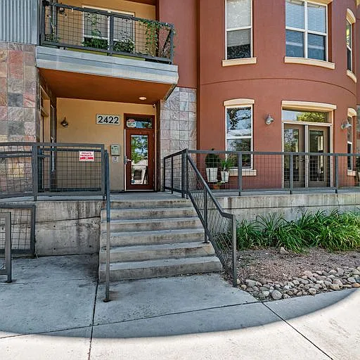 Studio, 645 sqft, $1,650 — Photo 3