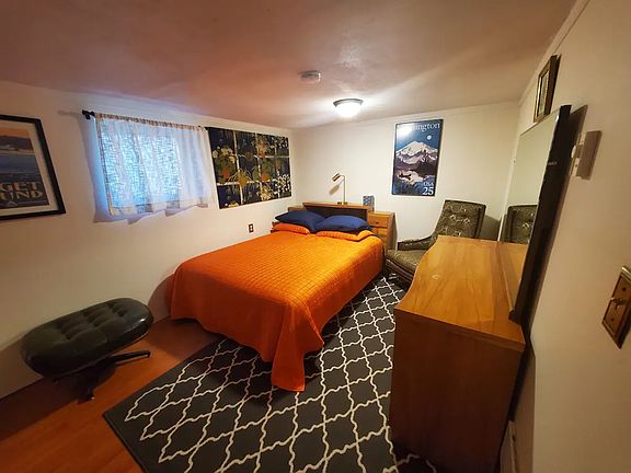 Bedroom 1 - can accommodate up to king bed, good sized closet