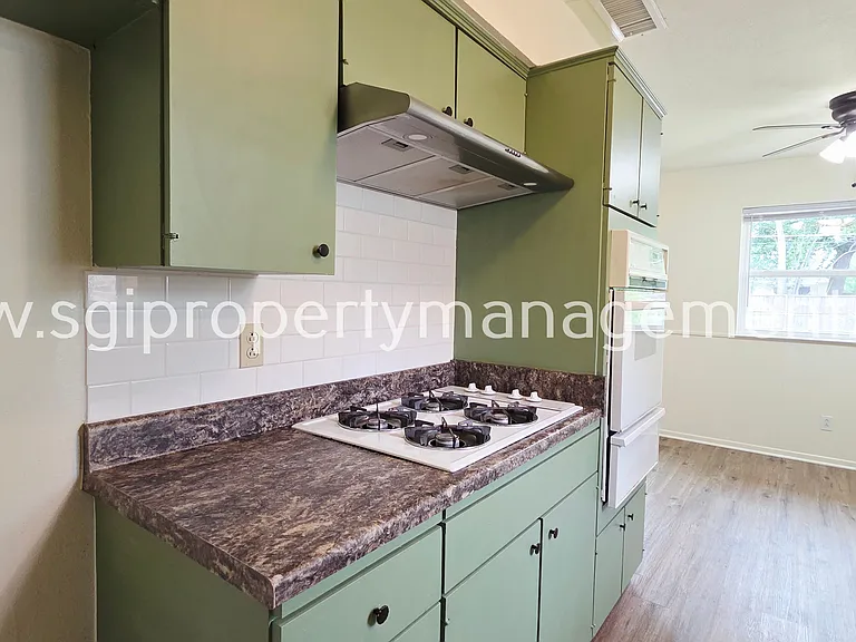 738 Kingswood Ave — Photo 5