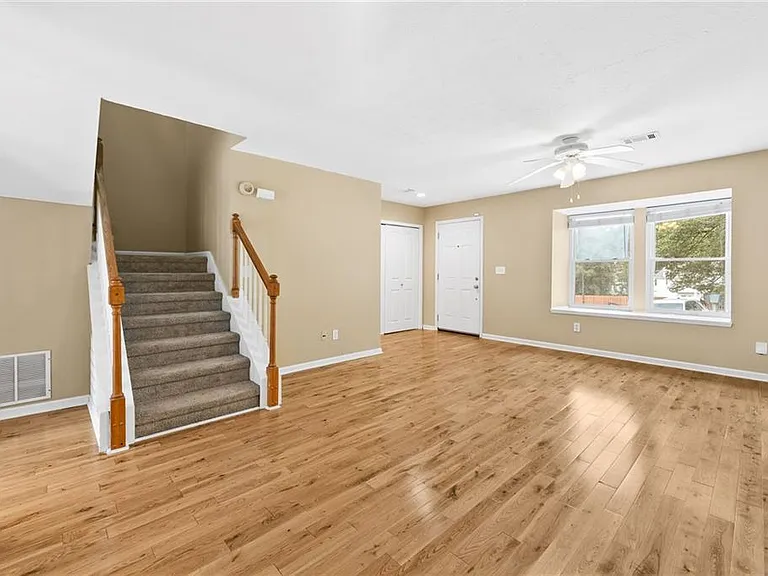 2266 Oak Glenn Cir — Photo 8