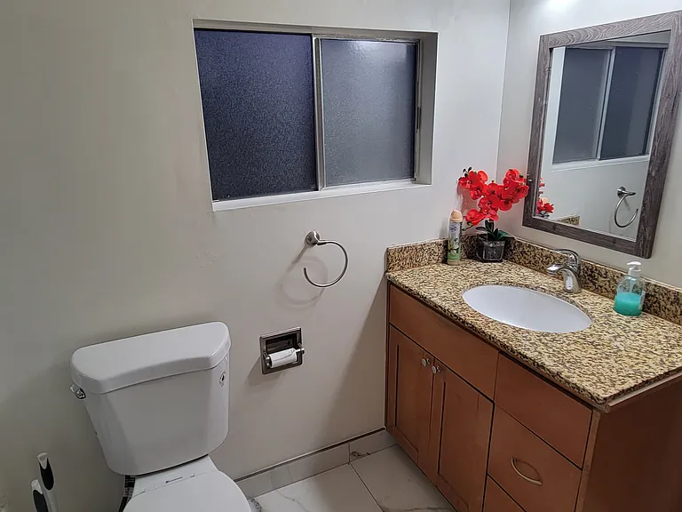 704 E Palmer Ave — Photo 5