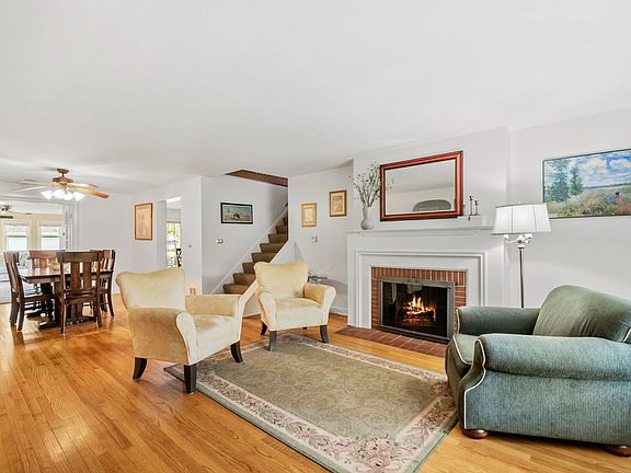 2nd image of 722 N Waiola Ave
