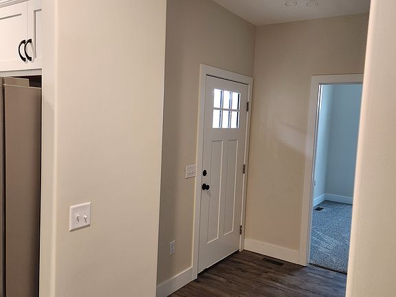 3rd image of 2804 Crystal Lake Dr
