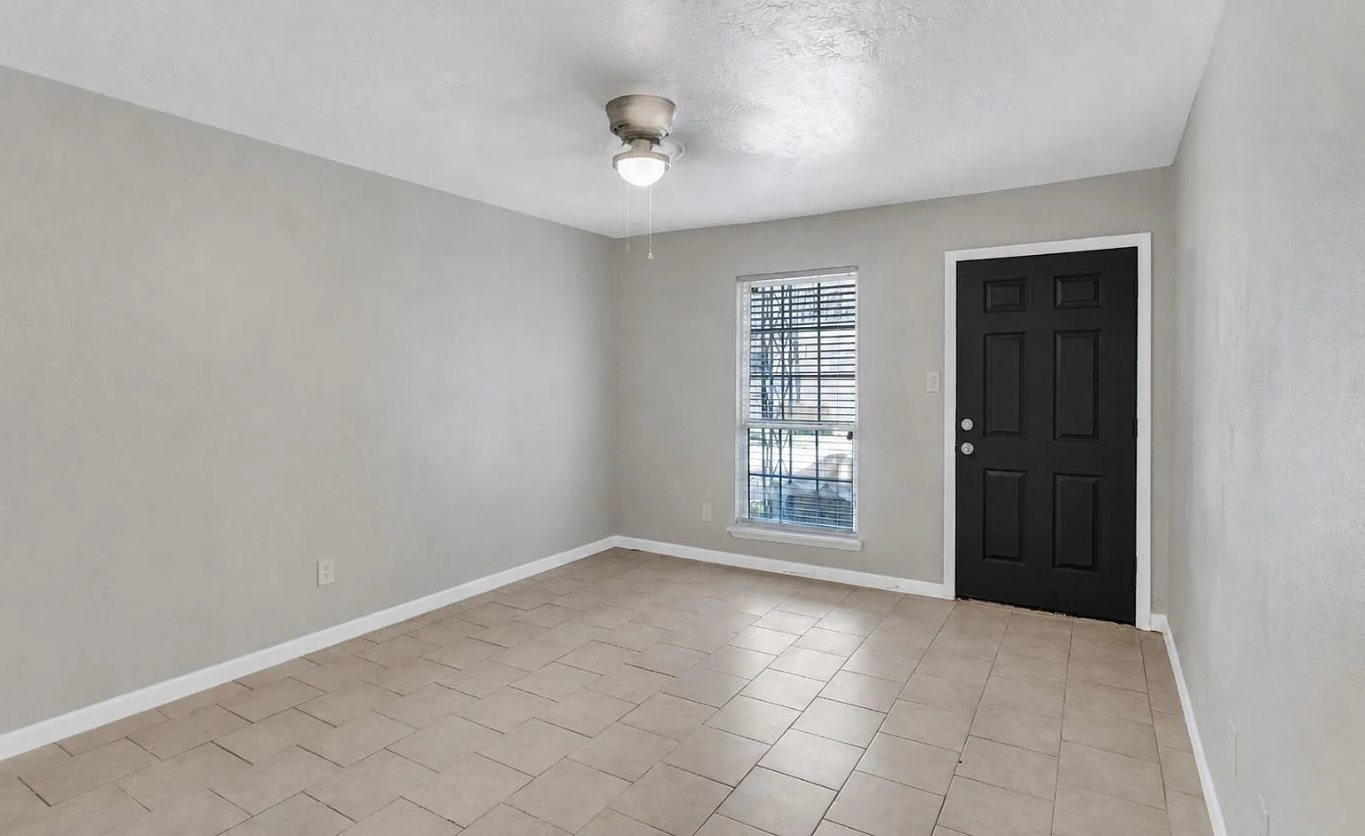 1 bed, 1.0 bath, 470 sqft, $1,150 — Photo 2