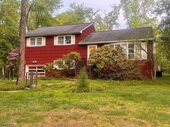 74 Dean Rd, Mendham Boro, NJ 07945