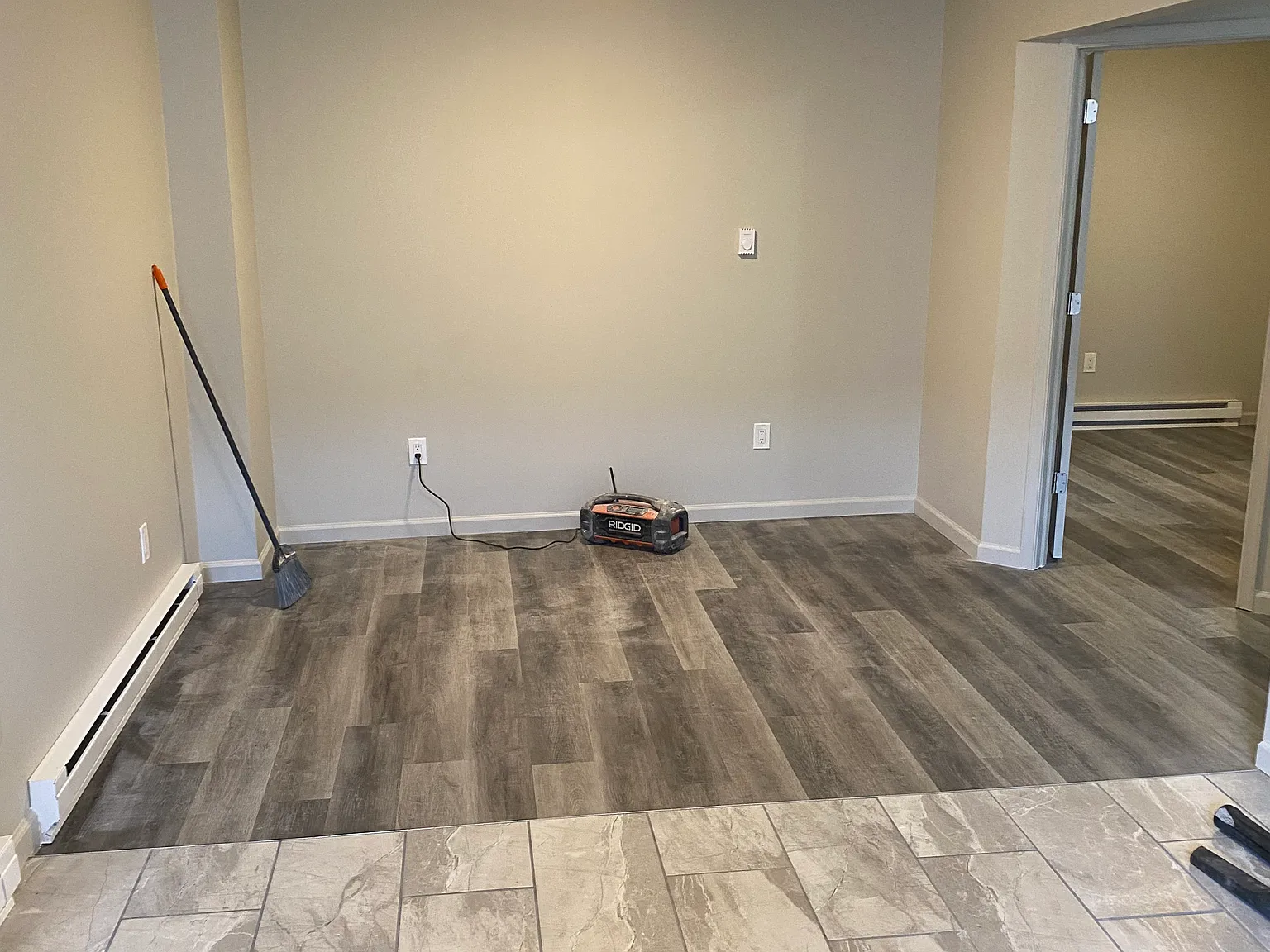 2 bed, 1000 sqft, $1,600 — Photo 2