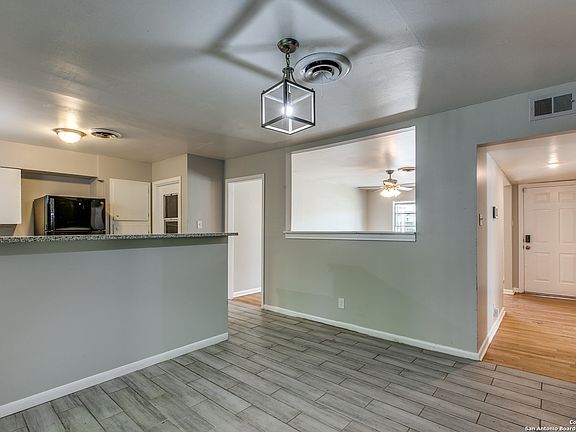 4th image of 4630 Dellcrest Dr