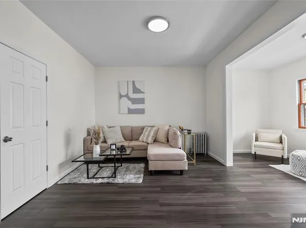 85 Anderson Ave, Wallington, NJ 07057
