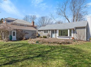 68 Post Ln, Southampton, NY 11968