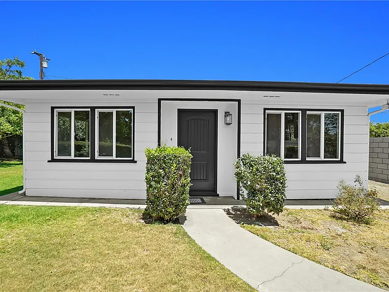 325 W Le Roy Ave — Photo 39