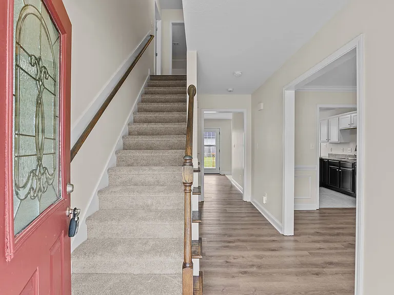 203 Macdonald Blvd — Photo 5