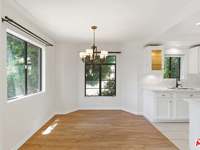 13025 W Moorpark St #101 — Photo 11